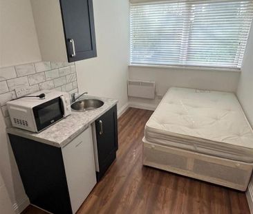 Studio to rent - Photo 4