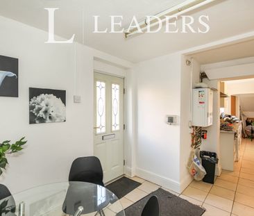 1 bedroom room to rent room 3, 2 victoria road - Photo 1