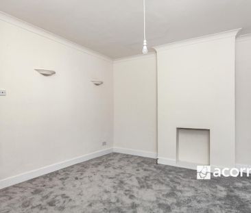 3 bedroom flat to rent - Photo 6