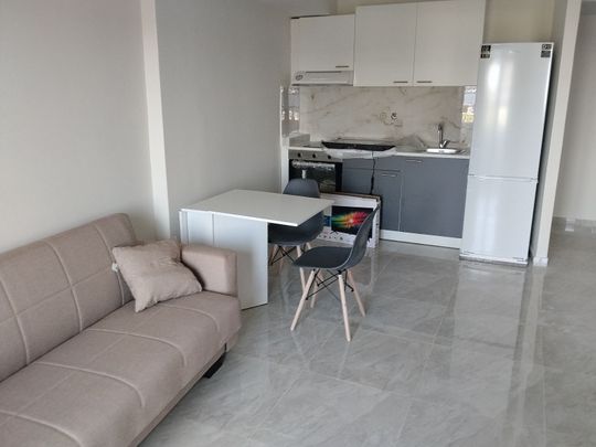 Studio/Γκαρσονιέρα για ενοικίαση Κέντρο (Μενεμένη) - Φωτογραφία 1