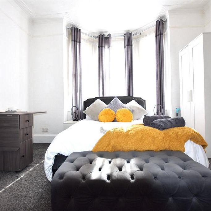 1 bedroom in a house share to rent - Photo 1