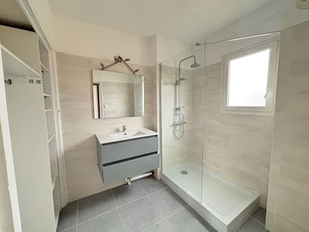 Location Appartement 3 pièces 71m² - Photo 5