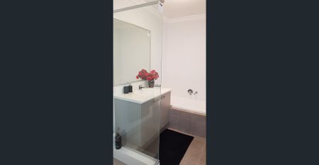 **LOVELY HOME ** - Photo 4