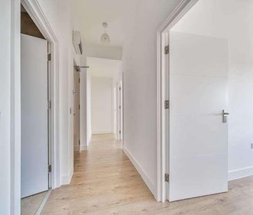 Ballards Lane, North Finchley, N12 - Photo 4