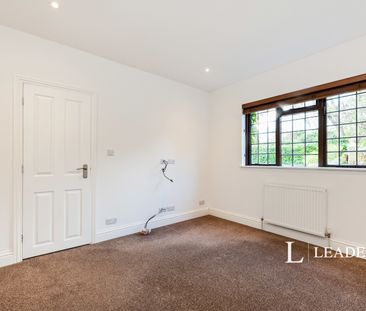 2 bedroom barn conversion to rent The Street, Ewhurst, Cranleigh, S... - Photo 5