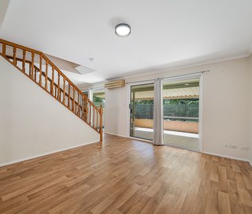 16/5 Rowe Close, Wishart QLD 4122 - Townhouse For Rent | Domain - Photo 2