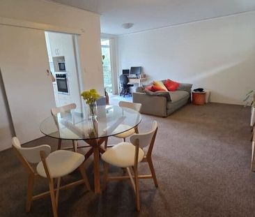 Wollstonecraft - Photo 2