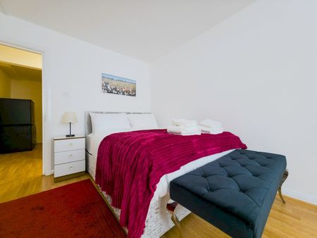 4 Bed Flat, Johnson Street, E1 - Photo 3