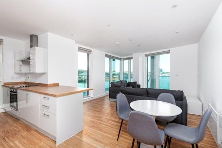 3 bedroom flat to rent - Photo 2