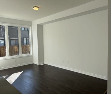 For Lease - 19 Milady Crescent, Barrie, Ontario - Photo 1