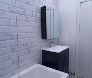 2 bedroom end of terrace house to rent - Photo 3