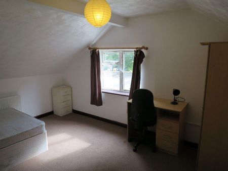 3 bedroom flat to rent - Photo 3
