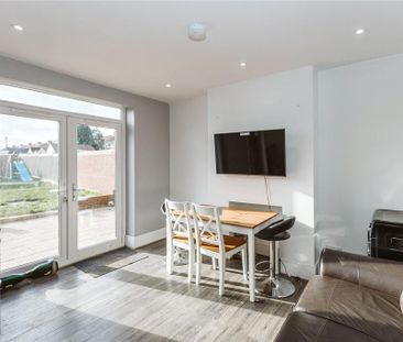 5 bedroom end of terrace house to rent - Photo 3