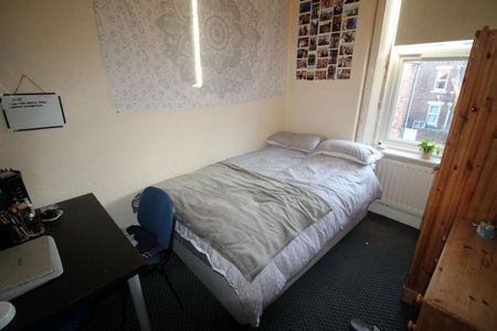 5 bedroom flat to rent - Photo 3
