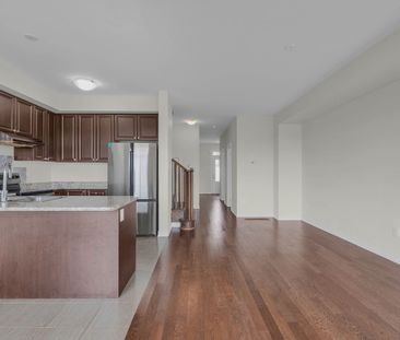 For Lease - 216 Explorer Way, Thorold, Ontario - Photo 2
