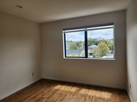 Maintenance Free 3 Bedroom Home with Study - Photo 4