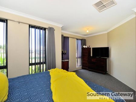 EASY STYLE FOR EASY LIVING - Photo 4