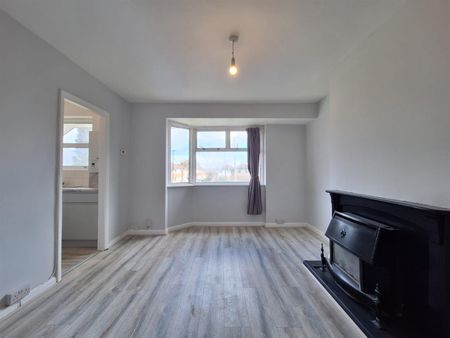 Elmcroft Close, Feltham TW14, London - Photo 4