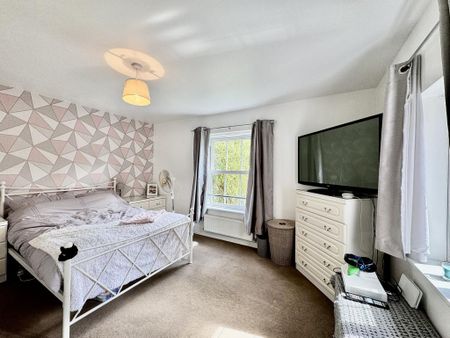 5 bedroom semi-detached house to rent - Photo 3