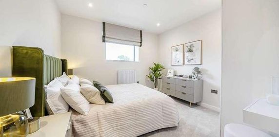 Chertsey, Surrey, KT16 - Photo 2