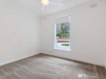 Charming Family Home - Photo 2