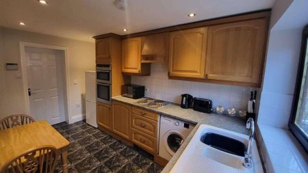 4 bedroom house of multiple occupation to rent - Photo 5