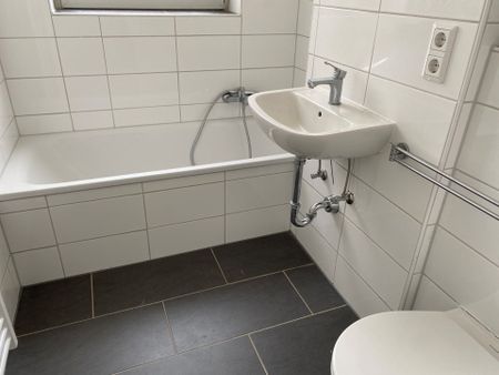 Sanierte 2-Zimmerwohnung mit Balkon - Foto 2