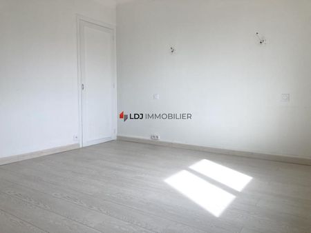 Location Appartement 3 pièces 84m² PERPIGNAN 66000 - Photo 2