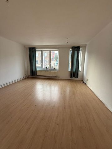 Appartement met 2 slaapkamers in de bruisende handelsstraat Vennestraat te huur! - Foto 4