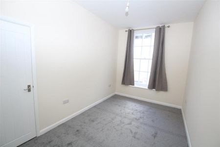 3 bedroom apartment to rent - Photo 4