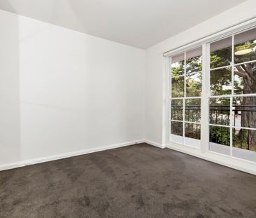 Recently Renovated One Bedroom Apartment! - Photo 6