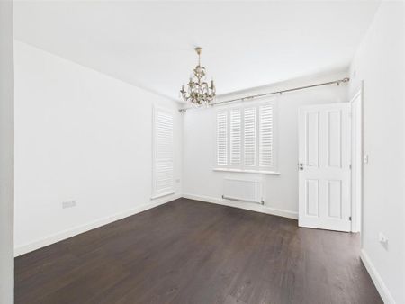 5 bedroom detached house to rent - Photo 2