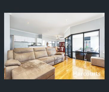 Spacious, Stylish Living in Sought-After Somerly Estate - Photo 3