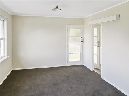 St Johns - Rennovated 1 bedroom + Office - Photo 3