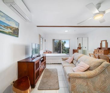 Convenient Fully Furnished Unit with Utilities Included - Photo 1