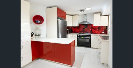 Stylish Family Living in a Peaceful Parkside Setting - Photo 5