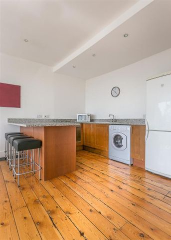 3 bedroom flat to rent - Photo 5