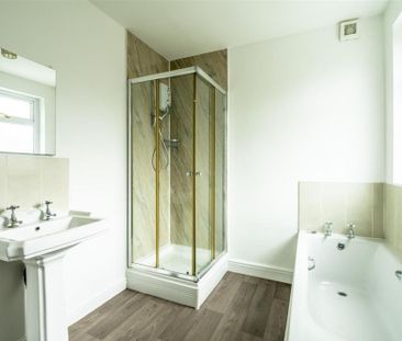 2 bedroom end of terrace house to rent - Photo 5