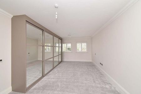 5 bedroom detached house to rent - Photo 4