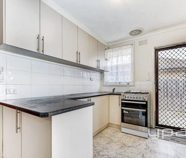 A Place So Cozy, Even Your Cat Will Apply for Residency - Photo 4