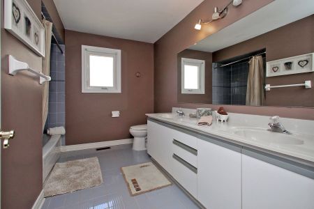 For Lease - 4873 Forest Hill Drive, Mississauga, Ontario - Photo 4