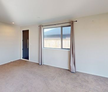 Sanson - 2 Bedrooms - Photo 2