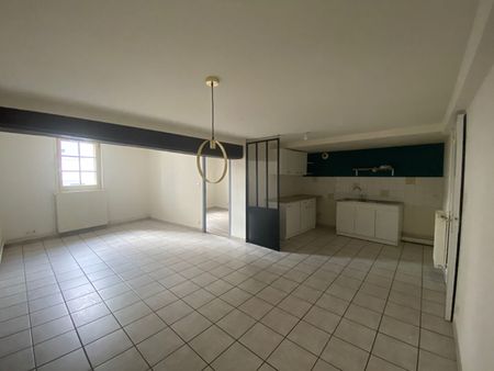 Location appartement 4 pièces, 77.68m², Bourg-en-Bresse - Photo 4