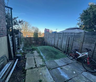 4 bedroom townhouse to rent - Photo 6