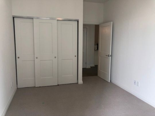 One plus den condo for rent in Waterloo - Photo 1