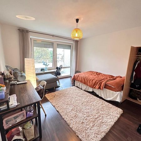 Zimmer mit Balkon in 2er-WG frei - Photo 4