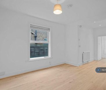 2 bedroom maisonette to rent - Photo 1