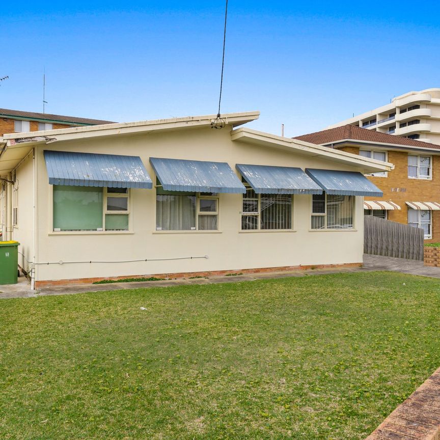 Two Bedroom Unit In The Entrance - Photo 1