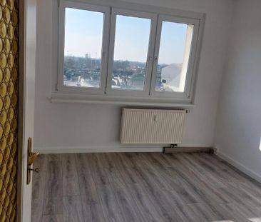 Wohnen über der Stadt freundliche helle 3-R-Wohnung im DG.ca.58,20 ... - Photo 2