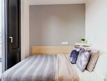 Comfy double ensuite bedroom in a residence, close to Nottingham Trent University - Photo 4
